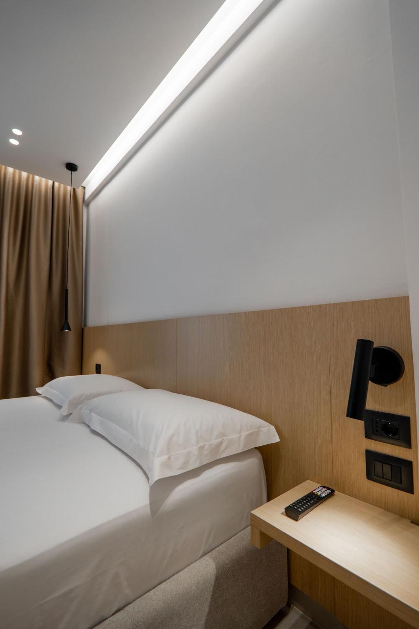 Austin Boutique Hotel Саранда Екстер'єр фото